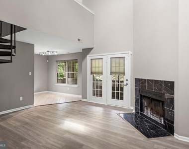 319 Tavistock - Photo Thumbnail 5