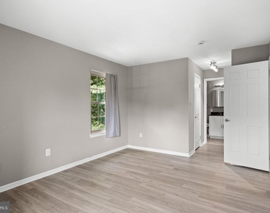 319 Tavistock - Photo Thumbnail 19
