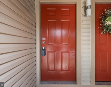 319 Tavistock - Photo Thumbnail 4
