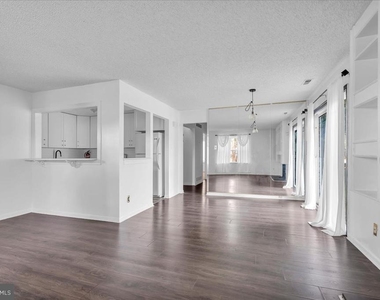 10 Franklin Place - Photo Thumbnail 5