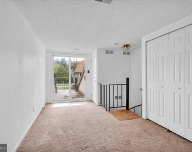 10 Franklin Place - Photo Thumbnail 20