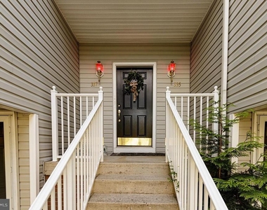 335 Harbour Boulevard - Photo Thumbnail 1