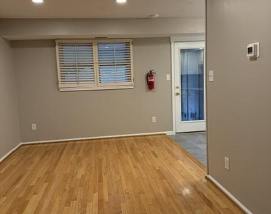 324 Dawson Street - Photo Thumbnail 4