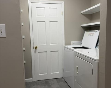 324 Dawson Street - Photo Thumbnail 6