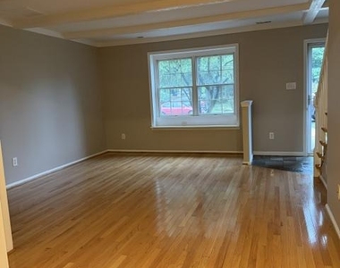 324 Dawson Street - Photo Thumbnail 1