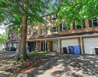 206 A Chaucer Court - Photo Thumbnail 1