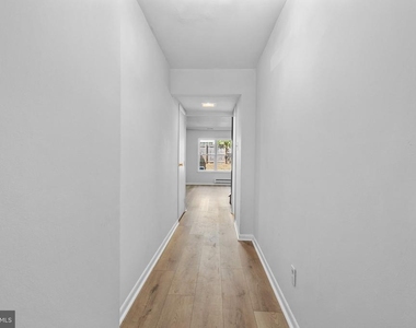 206 A Chaucer Court - Photo Thumbnail 12