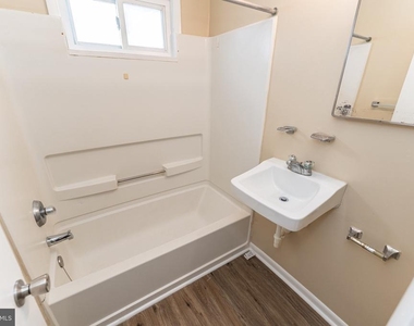 516 Bay Street - Photo Thumbnail 18