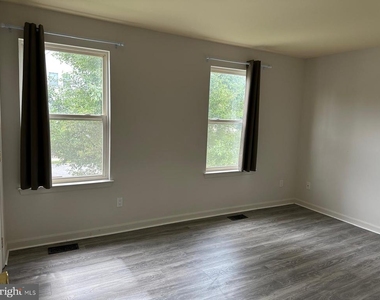 241 Merrbaugh Drive - Photo Thumbnail 14