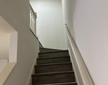 241 Merrbaugh Drive - Photo Thumbnail 5