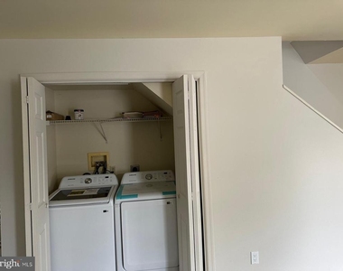 241 Merrbaugh Drive - Photo Thumbnail 16