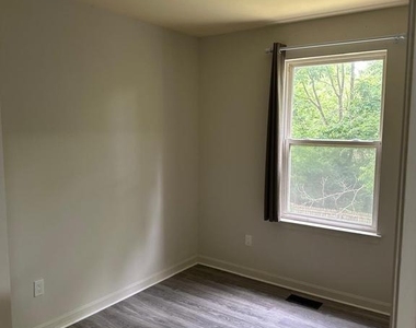 241 Merrbaugh Drive - Photo Thumbnail 6