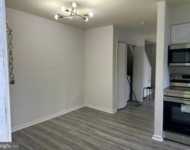 241 Merrbaugh Drive - Photo Thumbnail 11