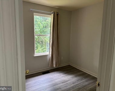 241 Merrbaugh Drive - Photo Thumbnail 4