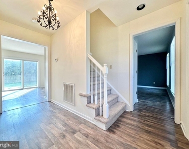 8337 Colony Circle - Photo Thumbnail 3