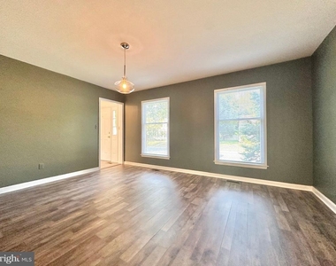 8337 Colony Circle - Photo Thumbnail 12
