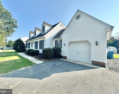 8337 Colony Circle - Photo Thumbnail 23
