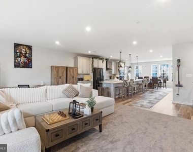 10414 John Glenn Street - Photo Thumbnail 10