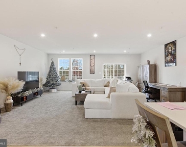 10414 John Glenn Street - Photo Thumbnail 9