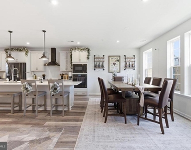 10414 John Glenn Street - Photo Thumbnail 6