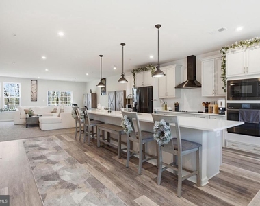 10414 John Glenn Street - Photo Thumbnail 3