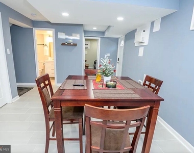 8007 Prince Georges Drive - Photo Thumbnail 4