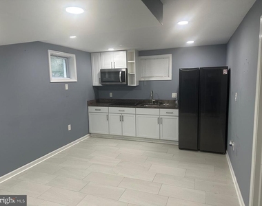 8007 Prince Georges Drive - Photo Thumbnail 16