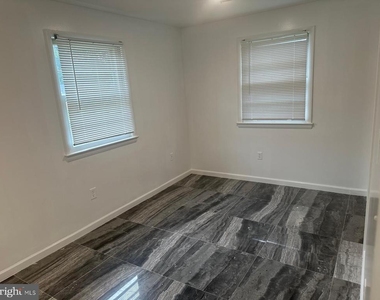 8007 Prince Georges Drive - Photo Thumbnail 13