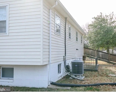 8007 Prince Georges Drive - Photo Thumbnail 6