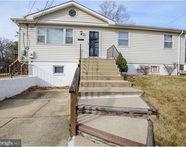 8007 Prince Georges Drive - Photo Thumbnail 7