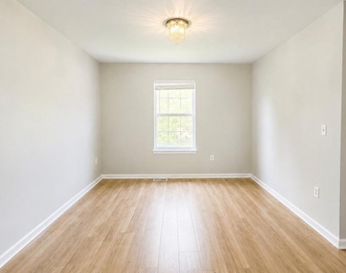 4105 Farmer Place - Photo Thumbnail 4