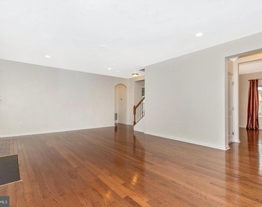 13910 Shannock Lane - Photo Thumbnail 10