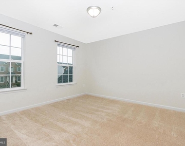 13910 Shannock Lane - Photo Thumbnail 25