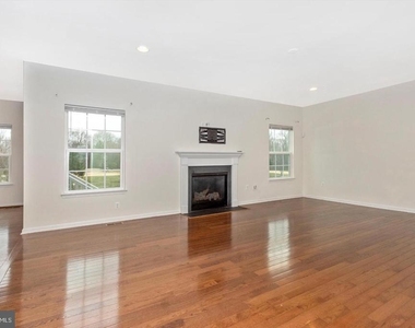 13910 Shannock Lane - Photo Thumbnail 13