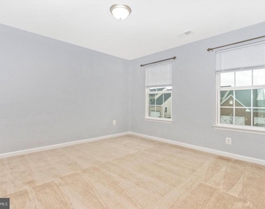 13910 Shannock Lane - Photo Thumbnail 24