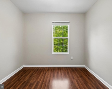 10737 Kitchener Court - Photo Thumbnail 16