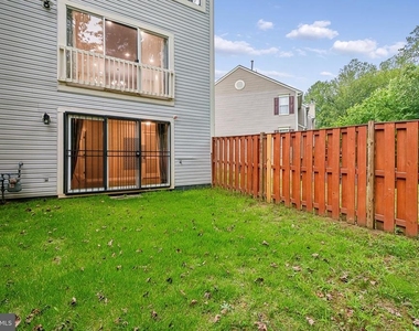 10737 Kitchener Court - Photo Thumbnail 23