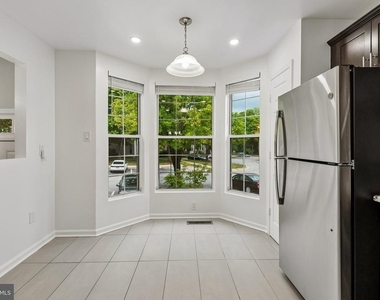 10737 Kitchener Court - Photo Thumbnail 9