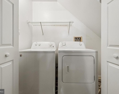 10737 Kitchener Court - Photo Thumbnail 20