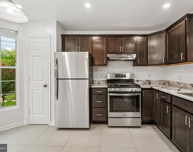 10737 Kitchener Court - Photo Thumbnail 7