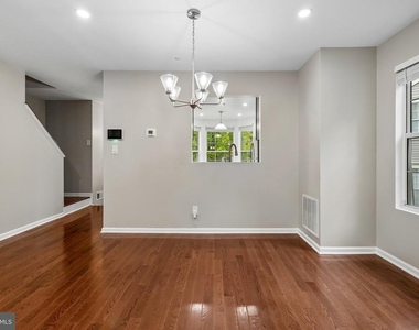 10737 Kitchener Court - Photo Thumbnail 4