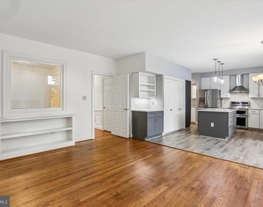 8912 Barrowgate Court - Photo Thumbnail 6