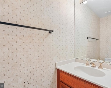 8912 Barrowgate Court - Photo Thumbnail 9