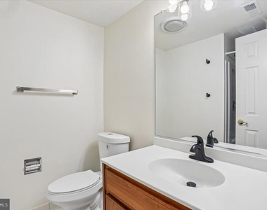 8912 Barrowgate Court - Photo Thumbnail 18