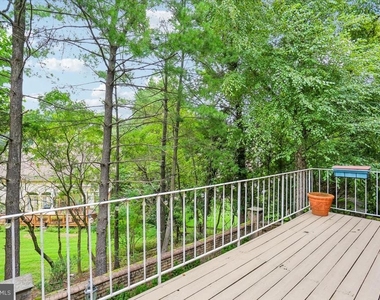 8912 Barrowgate Court - Photo Thumbnail 10