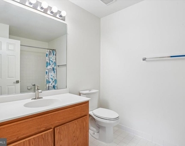8912 Barrowgate Court - Photo Thumbnail 16