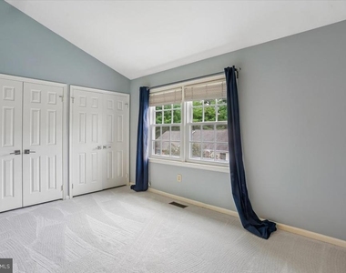 8912 Barrowgate Court - Photo Thumbnail 13