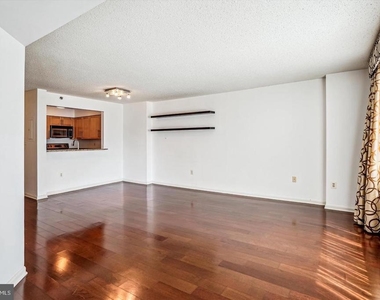 10101 Grosvenor Place - Photo Thumbnail 8