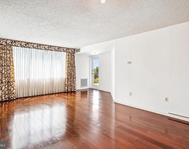 10101 Grosvenor Place - Photo Thumbnail 12