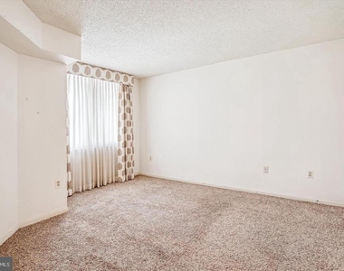 10101 Grosvenor Place - Photo Thumbnail 20